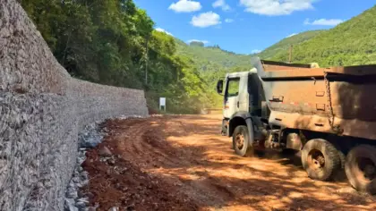 Obras na ERS-437 avançam com investimento superior a R$ 130 milhões na Serra Gaúcha - Studio TV