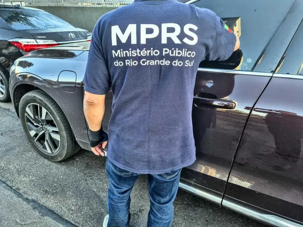 Operação contra lavagem de dinheiro de facção criminosa apreende veículos de luxo avaliados em R$ 1,3 milhão no RS - Studio TV