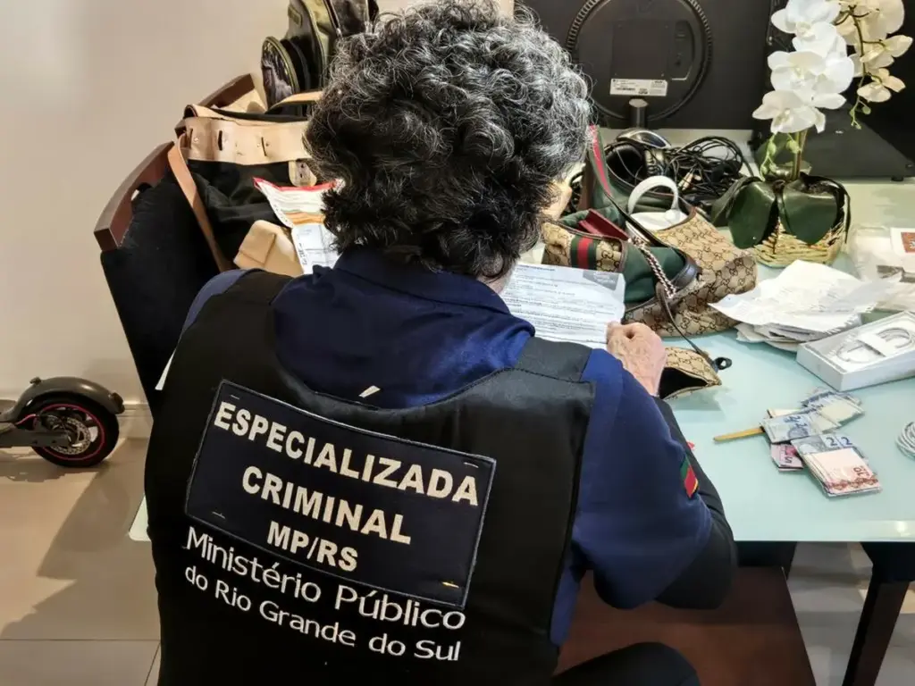 Operação contra lavagem de dinheiro de facção criminosa apreende veículos de luxo avaliados em R$ 1,3 milhão no RS - Studio TV