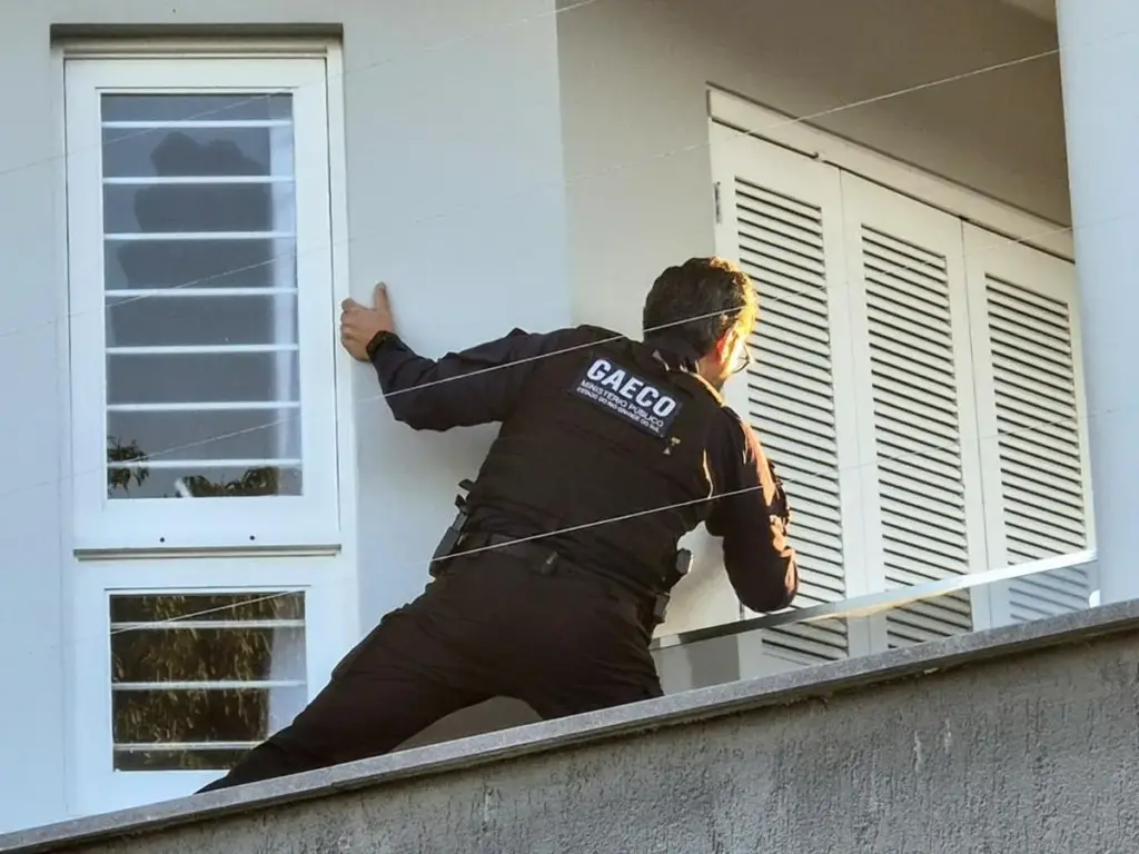 Operação contra lavagem de dinheiro de facção criminosa apreende veículos de luxo avaliados em R$ 1,3 milhão no RS - Studio TV