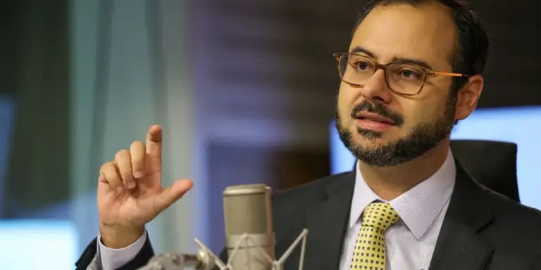 Pix MEI ainda não abriu cadastro; governo alerta para golpes com promessa de dinheiro - Studio TV