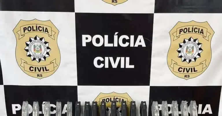 Polícia intercepta no RS 40 carregadores de AK-47 que teriam como destino a Rocinha - Studio TV