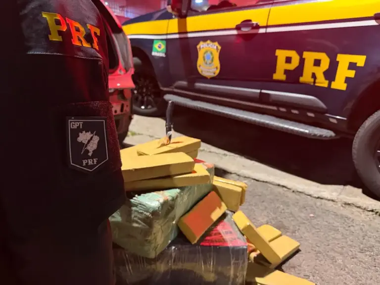 PRF apreende 71 quilos de maconha após perseguição na BR-158, em Santa Maria - Studio TV