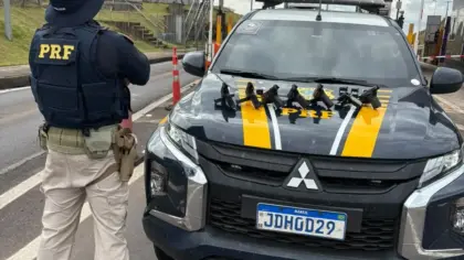 PRF apreende sete pistolas escondidas em veículo na BR-386, em Fontoura Xavier - Studio TV