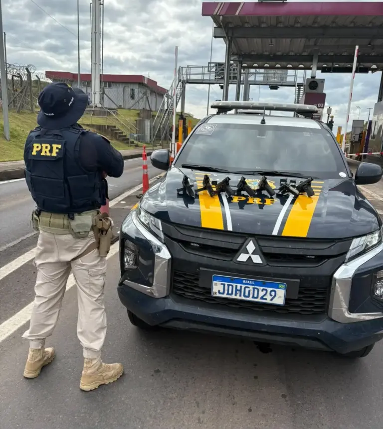PRF apreende sete pistolas escondidas em veículo na BR-386, em Fontoura Xavier - Studio TV