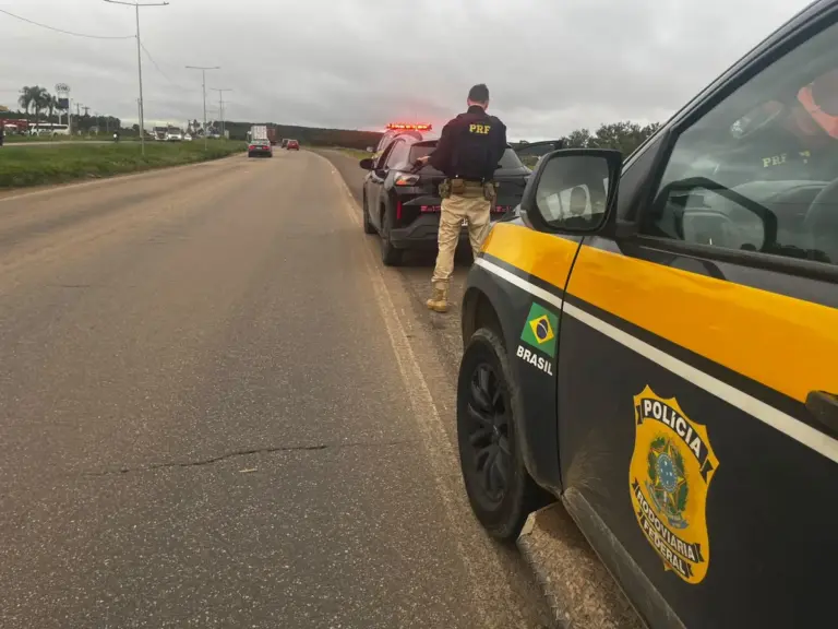 PRF prende motorista de aplicativo procurado por estupro de vulnerável na BR-116, em Guaíba - Studio TV