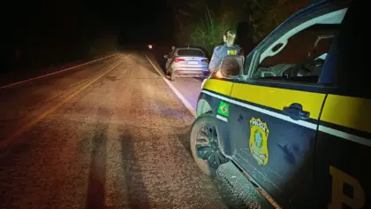 PRF recupera carro furtado e prende mulher na região central do Rio Grande do Sul - Studio TV