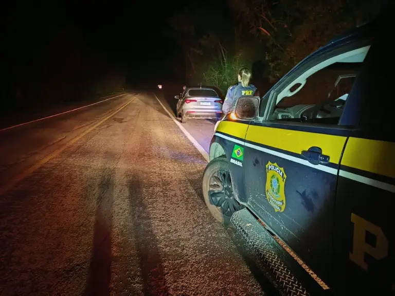 PRF recupera carro furtado e prende mulher na região central do Rio Grande do Sul - Studio TV
