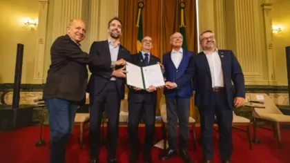 Cerimônia de entrega da licença prévia do Projeto Natureza da CMPC no Palácio Piratini