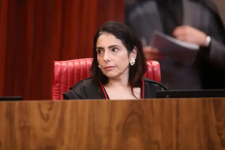 Quem é Estela Aranha, ministra do TSE que decidiu sobre regras do debate da Globo - Studio TV