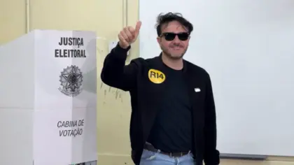 Renan Santos vota em São Paulo no primeiro turno das Eleições 2026 - Studio TV