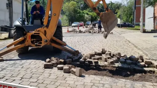 Rua Roma recebe obras de repavimentação no bairro Pôr do Sol, em Veranópolis - Studio TV