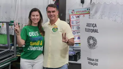 Flávio Bolsonaro vota no Rio de Janeiro no primeiro turno das Eleições 2026 - Studio TV