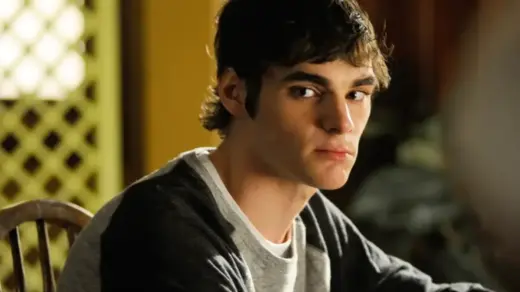 Morre aos 34 anos RJ Mitte, ator que interpretou Walter White Jr. em Breaking Bad - Studio TV