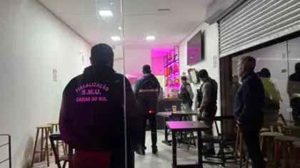 Fiscalização noturna em Caxias do Sul identifica três estabelecimentos sem alvará de funcionamento - Studio TV
