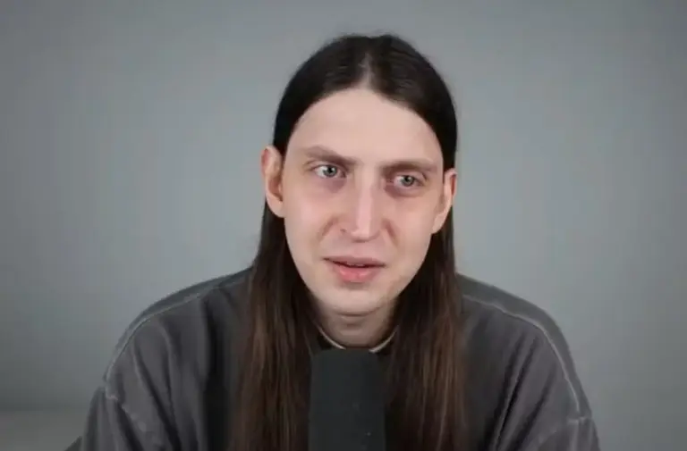 Felca retorna ao YouTube com vídeo emocionante sobre bullying, fobia social e superação - Studio TV