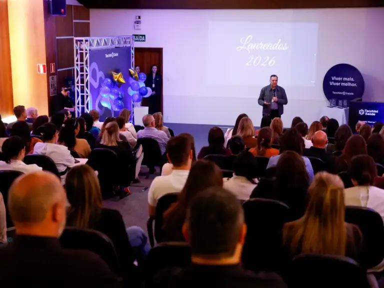Tacchini homenageia colaboradores com até 40 anos de dedicação à instituição - Studio TV