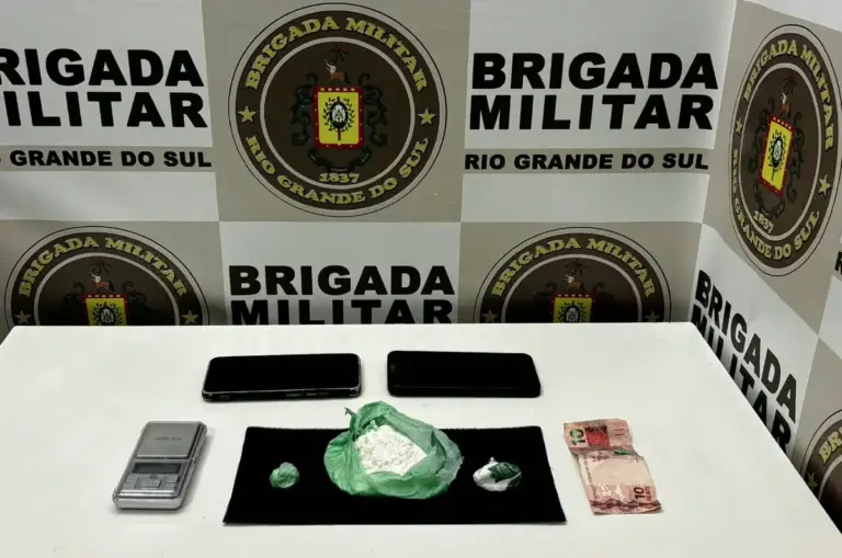 Três homens são presos durante operação contra o tráfico de drogas próximo a escola em Serafina Corrêa - Studio TV