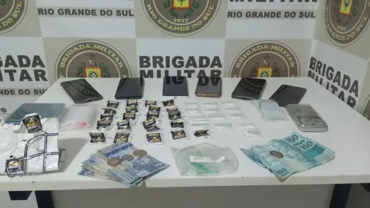 Três pessoas são presas por tráfico de drogas em Serafina Corrêa - Studio TV