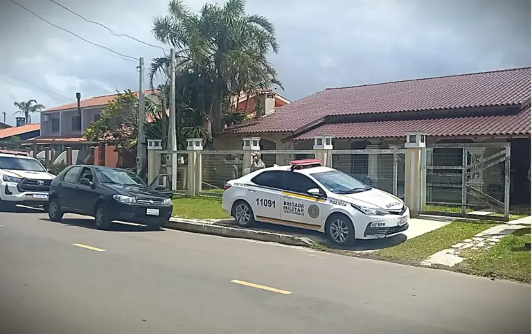 Trio é preso após suspeita de golpe na venda de imóvel anunciado no Facebook em Imbé - Studio TV