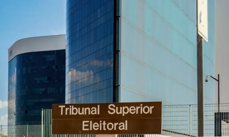 TSE forma maioria para manter retirada de postagens sobre Nossa Senhora Aparecida - Studio TV