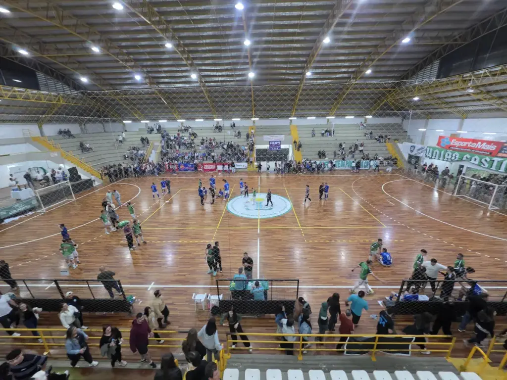 União Castilhense e Valverde conquistam títulos do Campeonato Municipal de Futsal de Veranópolis 2026 - Studio TV