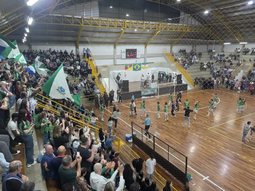 União Castilhense e Valverde conquistam títulos do Campeonato Municipal de Futsal de Veranópolis 2026 - Studio TV